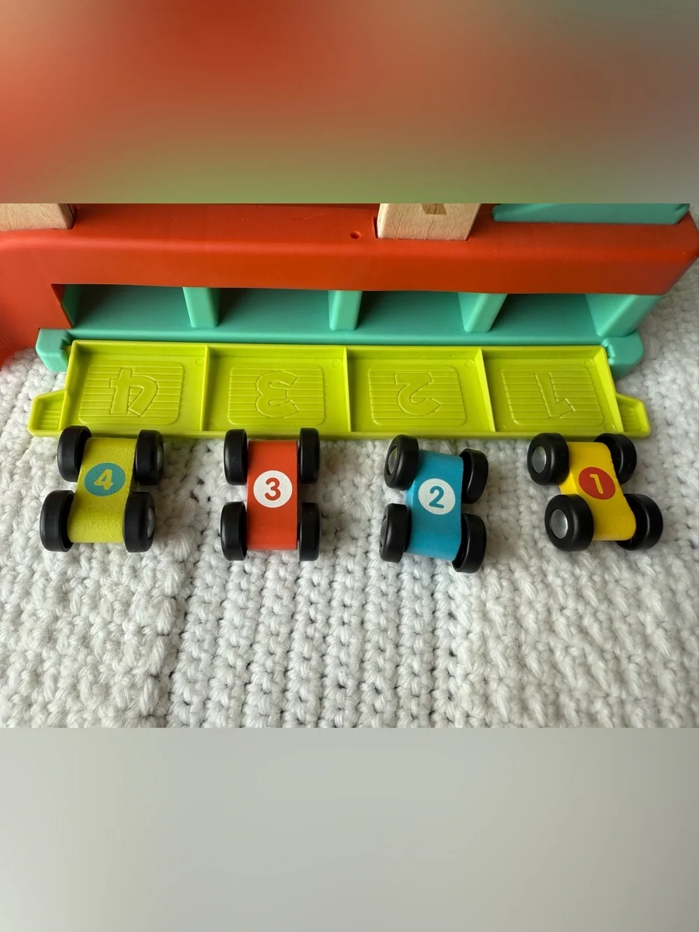Gigglescape Wooden Race Car Ramp